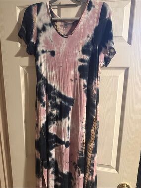 Chico's Pink Black Tie-Dye V-Neck Dress